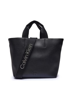 Calvin Klein Jeans Torebka na ramię ze sklepu Gomez Fashion Store w kategorii Torby Shopper bag - zdjęcie 184311028