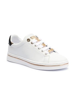 Guess Sneakersy STASEY ze sklepu Gomez Fashion Store w kategorii Buty sportowe damskie - zdjęcie 184313455