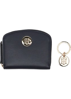Tommy Hilfiger Portfel + brelok TH CHIC MED AND CHARM - id: TH225W000223287 - marki Tommy Hilfiger - 184318487 Tommy Hilfiger Portfel + brelok TH CHIC MED AND CHARM ze sklepu Gomez Fashion Store w kategorii Portfele damskie - zdjęcie 184318487