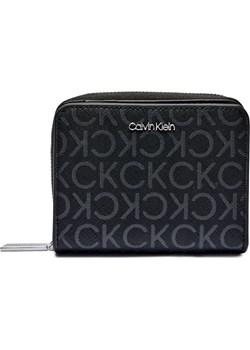 Calvin Klein Portfel AROUND_MONO ze sklepu Gomez Fashion Store w kategorii Portfele damskie - zdjęcie 184318846
