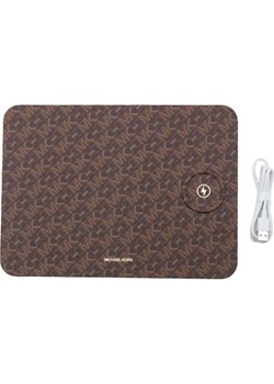 Michael Kors Podkładka pod mysz z ładowarką indukcyjną iPhone 14 Pro/14/13/12 ze sklepu Gomez Fashion Store w kategorii Akcesoria biurowe - zdjęcie 184318975