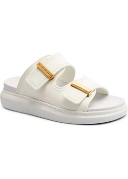 Alexander McQueen Klapki ze sklepu Gomez Fashion Store w kategorii Klapki damskie - zdjęcie 184321725