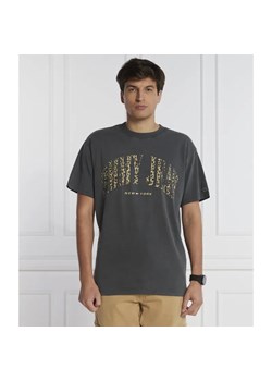 Tommy Jeans T-shirt LEO COLLEGE | Relaxed fit ze sklepu Gomez Fashion Store w kategorii T-shirty męskie - zdjęcie 184322536