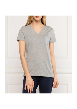 Tommy Hilfiger T-shirt HERITAGE | Regular Fit ze sklepu Gomez Fashion Store w kategorii Bluzki damskie - zdjęcie 184325698