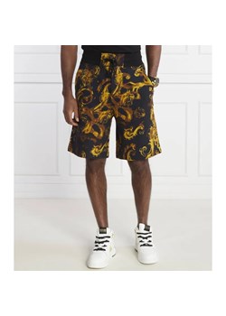 Versace Jeans Couture Szorty PANT. CORTI | Relaxed fit ze sklepu Gomez Fashion Store w kategorii Spodenki męskie - zdjęcie 184326438