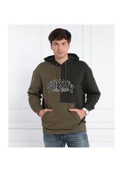 Tommy Jeans Bluza TJM RLX VARSITY TWO-TONE HOODIE | Loose fit ze sklepu Gomez Fashion Store w kategorii Bluzy męskie - zdjęcie 184334345