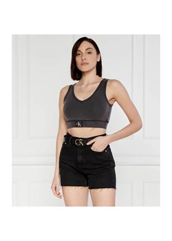 Calvin Klein Jeans Top LABEL WASHED | Cropped Fit ze sklepu Gomez Fashion Store w kategorii Bluzki damskie - zdjęcie 184335269