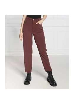 GUESS Jeansy MOM JEAN | Mom Fit ze sklepu Gomez Fashion Store w kategorii Jeansy damskie - zdjęcie 184344857