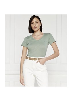 GUESS T-shirt SS VN SLUBBY | Regular Fit ze sklepu Gomez Fashion Store w kategorii Bluzki damskie - zdjęcie 184347379