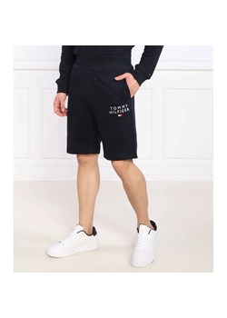 Tommy Hilfiger Szorty | Regular Fit ze sklepu Gomez Fashion Store w kategorii Spodenki męskie - zdjęcie 184349257