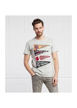 GUESS T-shirt PENNANT | Regular Fit ze sklepu Gomez Fashion Store w kategorii T-shirty męskie - zdjęcie 184349506