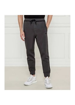 BOSS GREEN Spodnie dresowe Hadiko Tape | Regular Fit ze sklepu Gomez Fashion Store w kategorii Spodnie męskie - zdjęcie 184352468