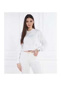 Calvin Klein Jeans Bluza STACKED INSTITUTIONAL | Cropped Fit ze sklepu Gomez Fashion Store w kategorii Bluzy damskie - zdjęcie 184353826