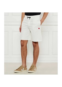 GUESS ACTIVE Szorty KORBIN | Regular Fit ze sklepu Gomez Fashion Store w kategorii Spodenki męskie - zdjęcie 184354959
