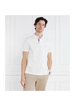 Tommy Hilfiger Polo FLAG UNDER PLACKET | Slim Fit ze sklepu Gomez Fashion Store w kategorii T-shirty męskie - zdjęcie 184357719
