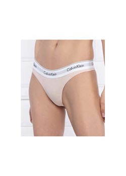 Calvin Klein Underwear Stringi ze sklepu Gomez Fashion Store w kategorii Majtki damskie - zdjęcie 184502956