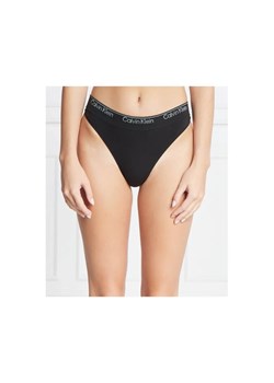 Calvin Klein Underwear Stringi ze sklepu Gomez Fashion Store w kategorii Majtki damskie - zdjęcie 184503268