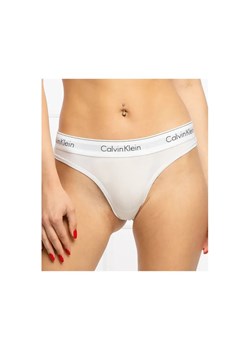 Calvin Klein Underwear Stringi ze sklepu Gomez Fashion Store w kategorii Majtki damskie - zdjęcie 184504036