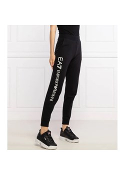 EA7 Spodnie dresowe | Regular Fit ze sklepu Gomez Fashion Store w kategorii Spodnie damskie - zdjęcie 184504268