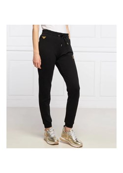 EA7 Spodnie dresowe | Regular Fit ze sklepu Gomez Fashion Store w kategorii Spodnie damskie - zdjęcie 184504388