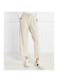 Tommy Hilfiger Spodnie dresowe | Relaxed fit ze sklepu Gomez Fashion Store w kategorii Spodnie damskie - zdjęcie 184505529