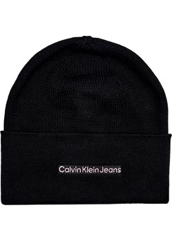 Calvin Klein Jeans Czapka INST EMBRO ze sklepu Gomez Fashion Store w kategorii Czapki zimowe damskie - zdjęcie 184505739