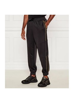 EA7 Spodnie dresowe | Regular Fit ze sklepu Gomez Fashion Store w kategorii Spodnie męskie - zdjęcie 184506316