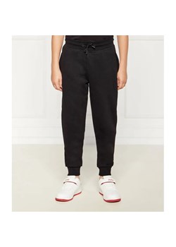 GUESS ACTIVE Spodnie dresowe | Regular Fit ze sklepu Gomez Fashion Store w kategorii Spodnie chłopięce - zdjęcie 184506376