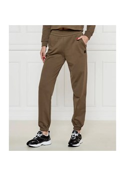 Armani Exchange Spodnie dresowe | Regular Fit ze sklepu Gomez Fashion Store w kategorii Spodnie damskie - zdjęcie 184506465