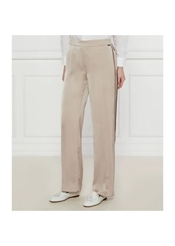 Marc Cain Satynowe spodnie Washington | flare fit ze sklepu Gomez Fashion Store w kategorii Spodnie damskie - zdjęcie 184506539