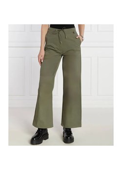 Calvin Klein Jeans Spodnie | Regular Fit ze sklepu Gomez Fashion Store w kategorii Spodnie damskie - zdjęcie 184507367