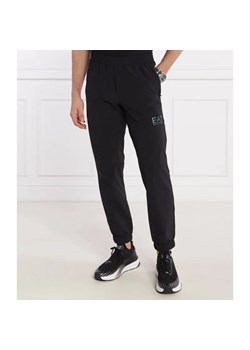 EA7 Spodnie dresowe | Regular Fit ze sklepu Gomez Fashion Store w kategorii Spodnie męskie - zdjęcie 184508149