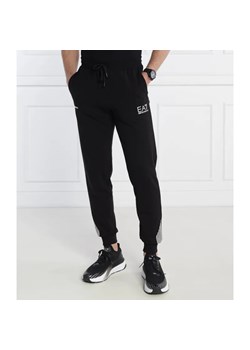 EA7 Spodnie dresowe | Regular Fit ze sklepu Gomez Fashion Store w kategorii Spodnie męskie - zdjęcie 184508357