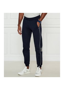 EA7 Spodnie dresowe | Regular Fit ze sklepu Gomez Fashion Store w kategorii Spodnie męskie - zdjęcie 184508577