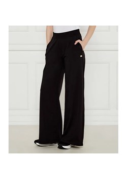 EA7 Spodnie dresowe | Loose fit ze sklepu Gomez Fashion Store w kategorii Spodnie damskie - zdjęcie 184508836