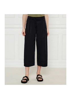 Marc Cain Spodnie WARIN | flare fit ze sklepu Gomez Fashion Store w kategorii Spodnie damskie - zdjęcie 184509235