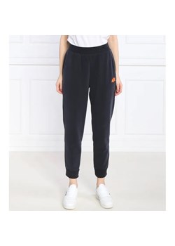 Armani Exchange Spodnie dresowe | Regular Fit ze sklepu Gomez Fashion Store w kategorii Spodnie damskie - zdjęcie 184509615