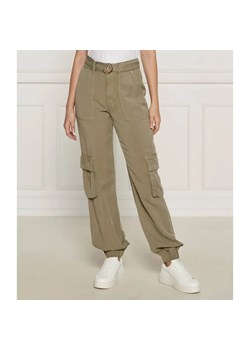 GUESS Spodnie KATRIN | Regular Fit ze sklepu Gomez Fashion Store w kategorii Spodnie damskie - zdjęcie 184509868