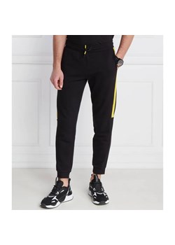 EA7 Spodnie dresowe | Regular Fit ze sklepu Gomez Fashion Store w kategorii Spodnie męskie - zdjęcie 184510637