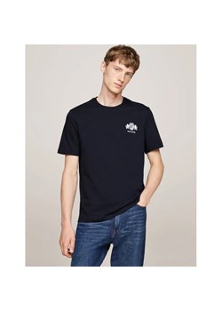 Tommy Hilfiger T-shirt EMBRO | Regular Fit ze sklepu Gomez Fashion Store w kategorii T-shirty męskie - zdjęcie 184511219