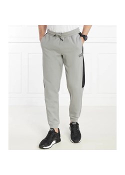 EA7 Spodnie dresowe | Regular Fit ze sklepu Gomez Fashion Store w kategorii Spodnie męskie - zdjęcie 184511309