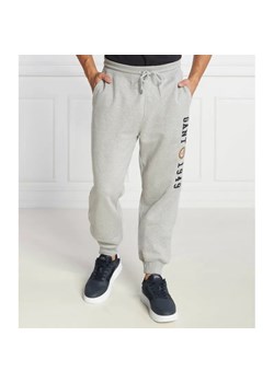 Gant Spodnie dresowe CREST | Regular Fit ze sklepu Gomez Fashion Store w kategorii Spodnie męskie - zdjęcie 184512005