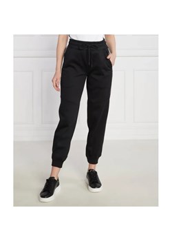 Calvin Klein Jeans Spodnie dresowe JOG | Regular Fit ze sklepu Gomez Fashion Store w kategorii Spodnie damskie - zdjęcie 184512027