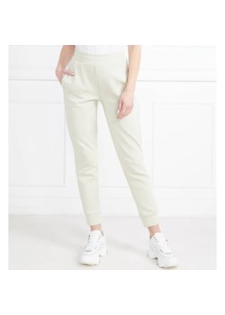 Calvin Klein Spodnie dresowe | Regular Fit ze sklepu Gomez Fashion Store w kategorii Spodnie damskie - zdjęcie 184512028