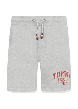 Tommy Hilfiger Szorty | Regular Fit ze sklepu Gomez Fashion Store w kategorii Spodenki chłopięce - zdjęcie 184512856