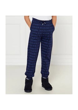Calvin Klein Jeans Spodnie jogger | Regular Fit ze sklepu Gomez Fashion Store w kategorii Spodnie chłopięce - zdjęcie 184513219