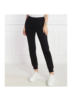 EA7 Spodnie dresowe | Regular Fit ze sklepu Gomez Fashion Store w kategorii Spodnie damskie - zdjęcie 184513579