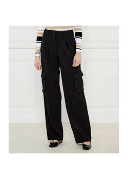 GUESS Spodnie cargo MATEA PERFECT | Regular Fit ze sklepu Gomez Fashion Store w kategorii Spodnie damskie - zdjęcie 184513646