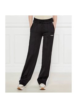 GUESS ACTIVE Spodnie dresowe YARROW | Straight fit ze sklepu Gomez Fashion Store w kategorii Spodnie damskie - zdjęcie 184513659