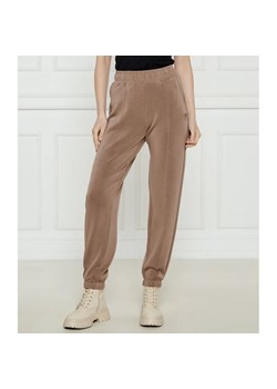 GUESS ACTIVE Spodnie jogger OLYMPE | Regular Fit ze sklepu Gomez Fashion Store w kategorii Spodnie damskie - zdjęcie 184514477